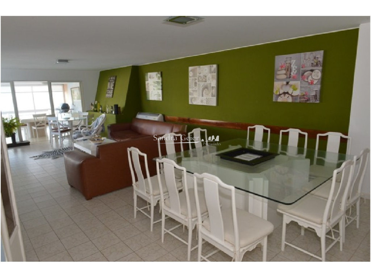 Apartamento ID.2185 - PENINSULA PLANTA DE EXCELENTES DIMENSIONES FRENTE AL MAR 2 GARAGES