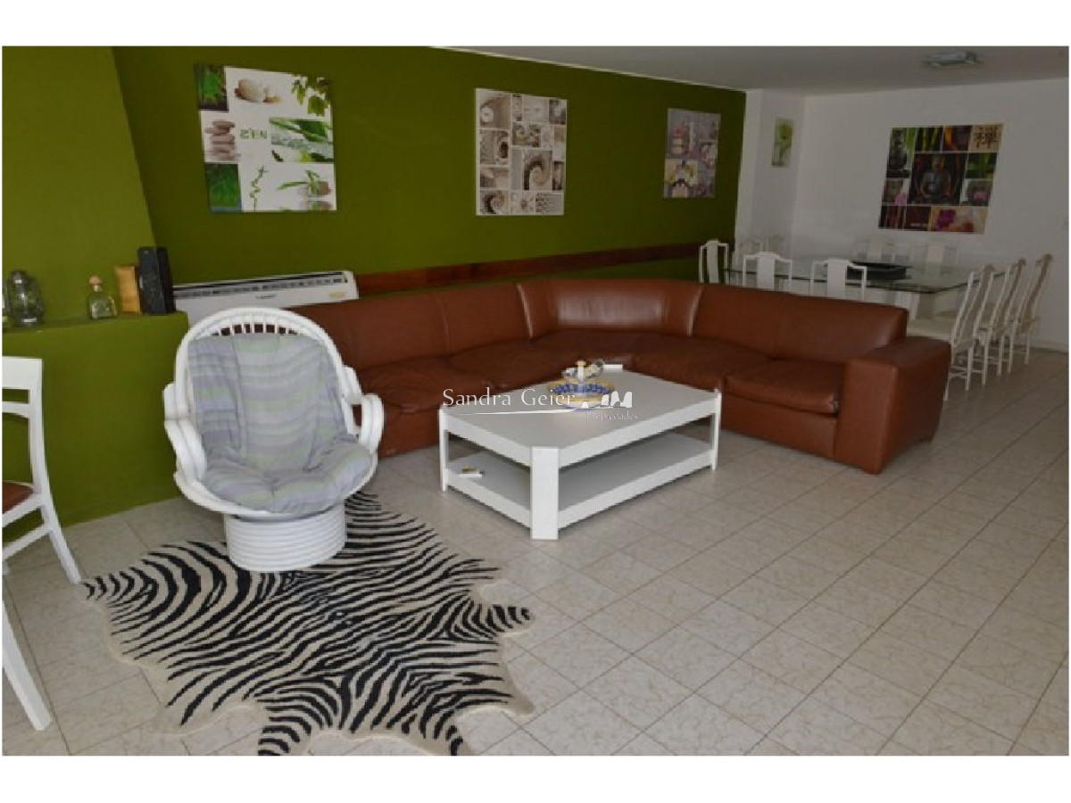 Apartamento ID.2185 - PENINSULA PLANTA DE EXCELENTES DIMENSIONES FRENTE AL MAR 2 GARAGES