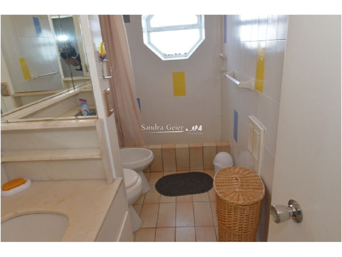 Apartamento ID.2185 - PENINSULA PLANTA DE EXCELENTES DIMENSIONES FRENTE AL MAR 2 GARAGES