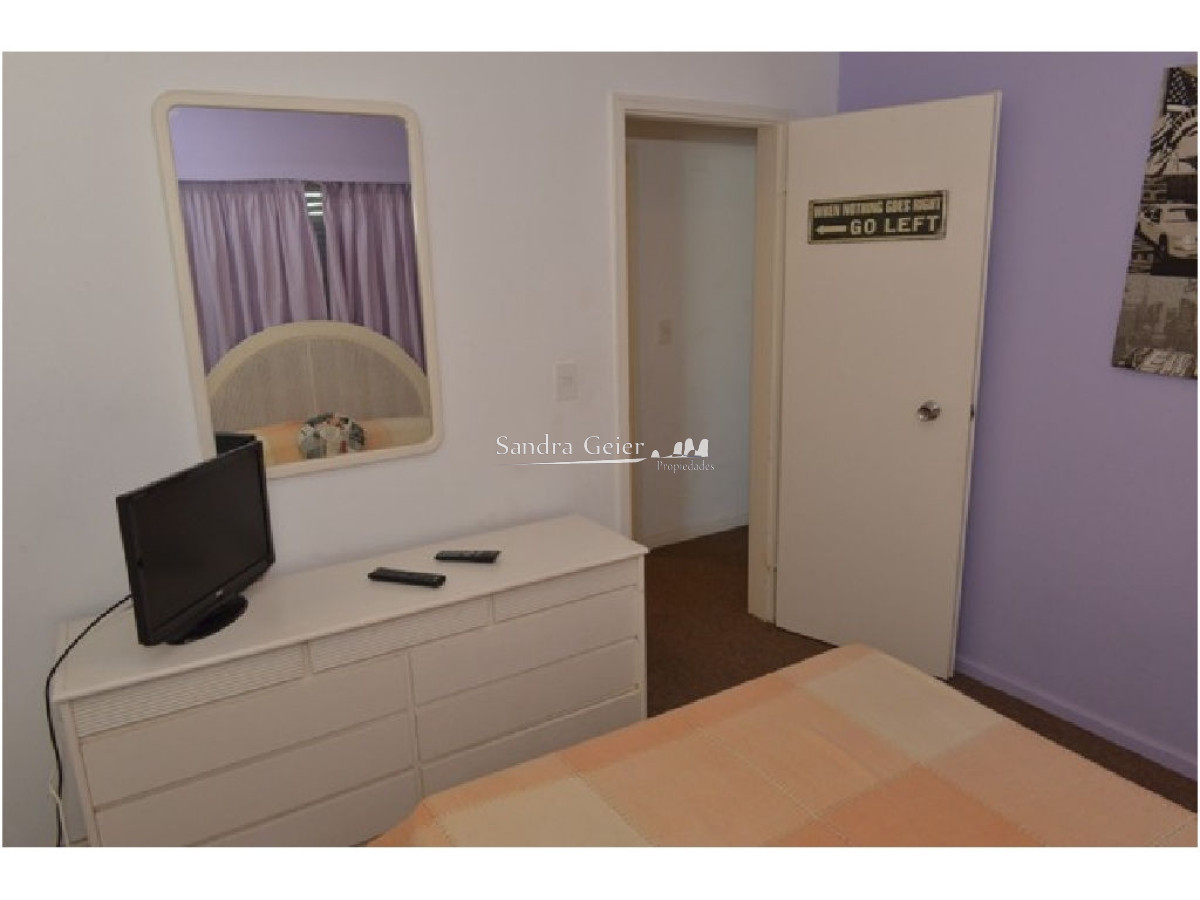 Apartamento ID.2185 - PENINSULA PLANTA DE EXCELENTES DIMENSIONES FRENTE AL MAR 2 GARAGES
