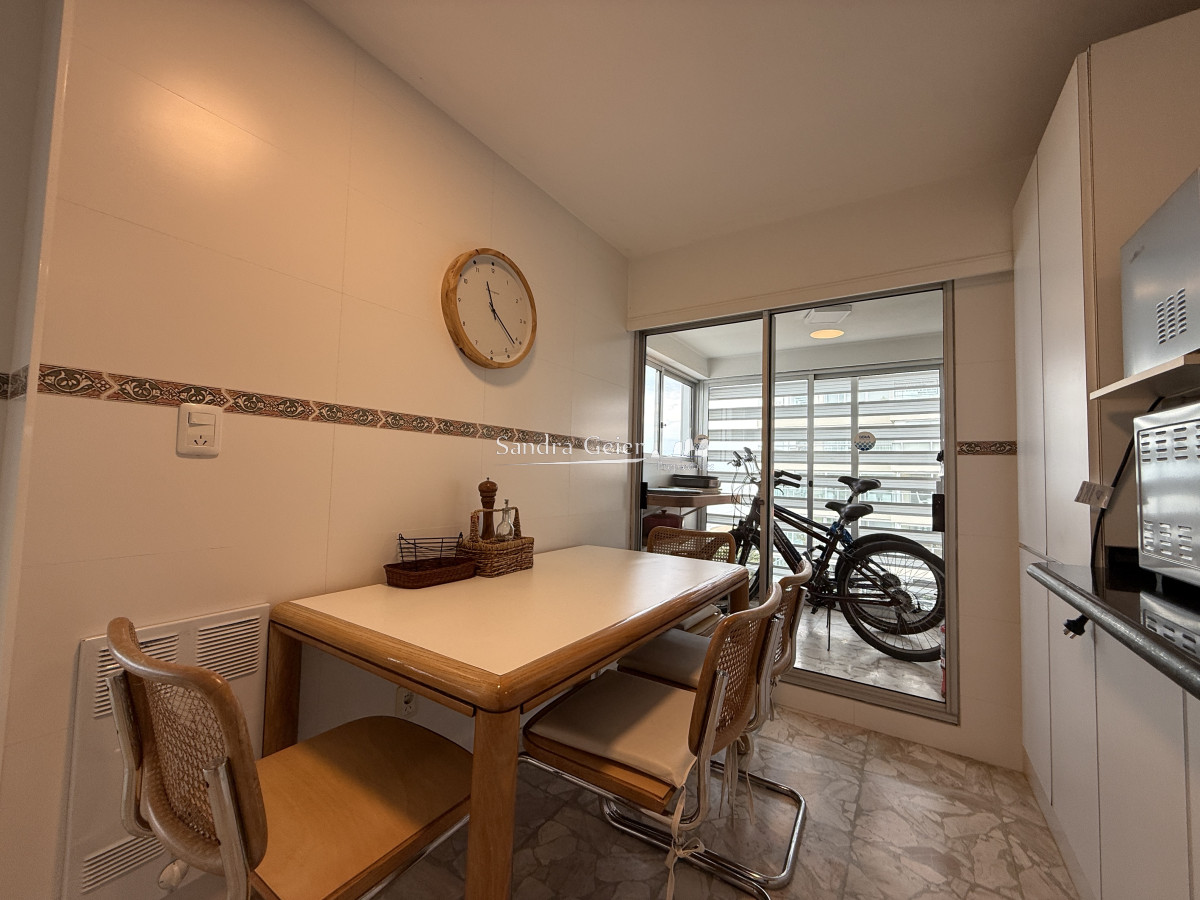 Apartamento ID.3181 - mansa venta frente al mar primeras paradas. 