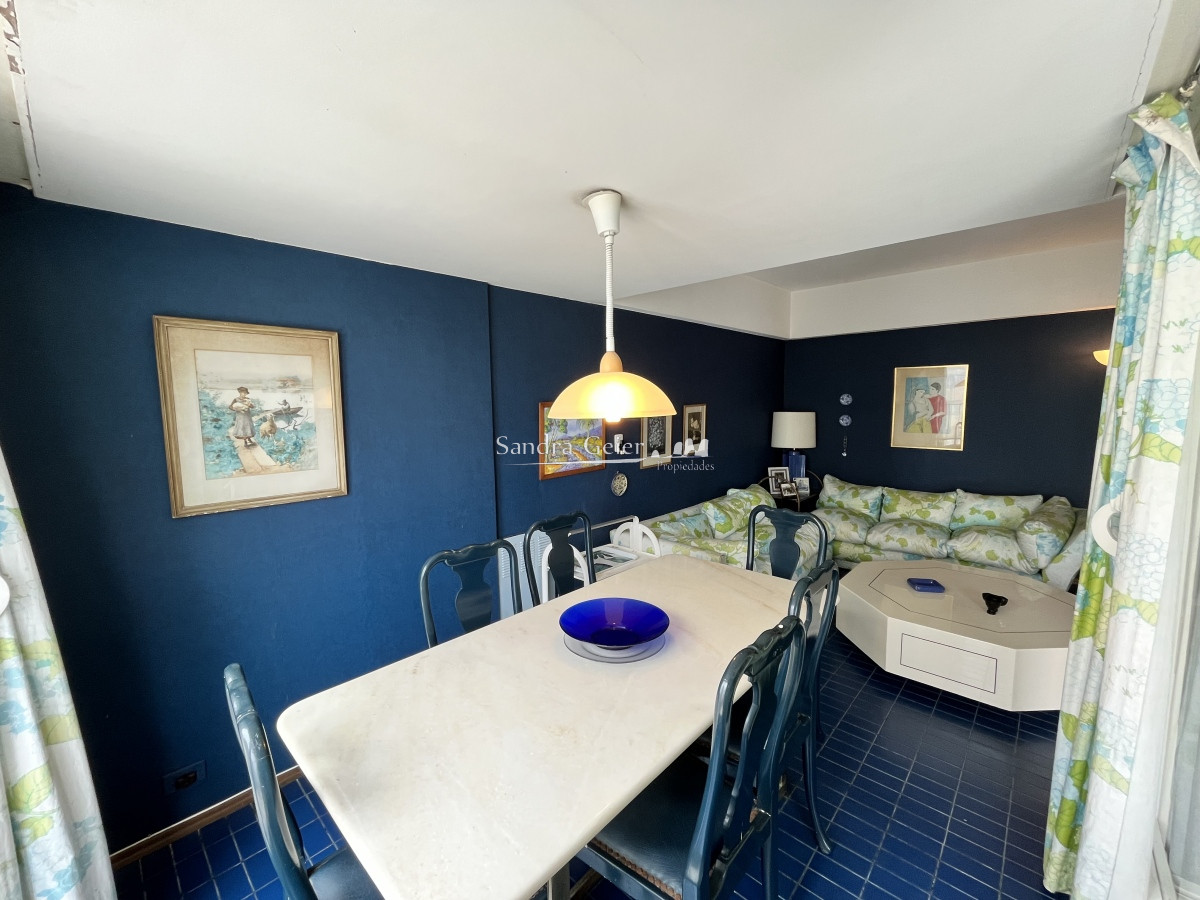 Apartamento ID.2475 - Edificio en la entrada de la peninsula venta frente al mar