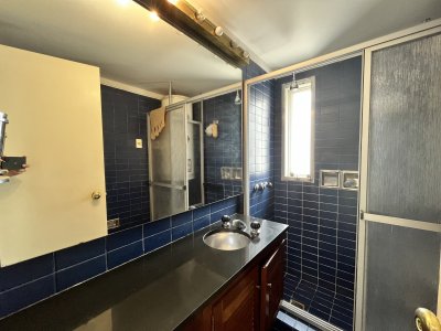 Apartamento ID.2475 - Edificio en la entrada de la peninsula venta frente al mar