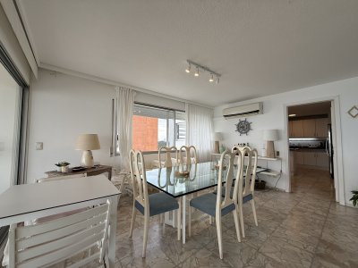 Apartamento ID.3181 - mansa venta frente al mar primeras paradas. 
