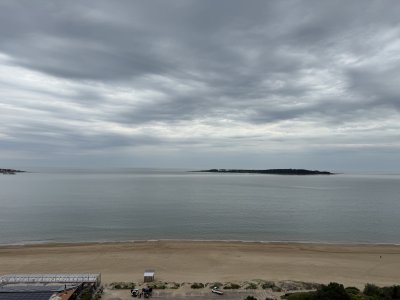 Apartamento ID.3181 - mansa venta frente al mar primeras paradas. 