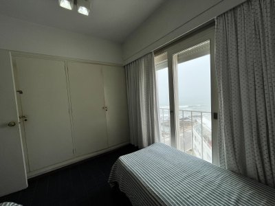 Apartamento ID.2475 - Edificio en la entrada de la peninsula venta frente al mar