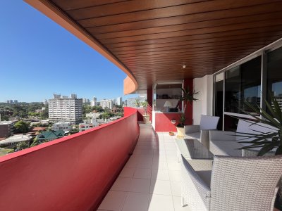 Apartamento ID.2844 - VENTA AV. CHIVERTA AIDY GRILL.        