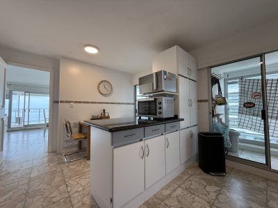Apartamento ID.3181 - mansa venta frente al mar primeras paradas. 