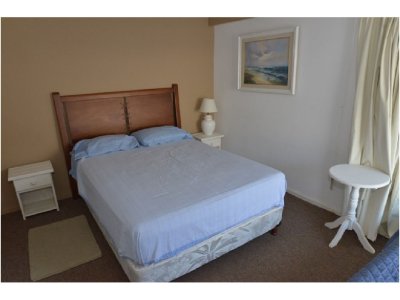 Apartamento ID.2185 - PENINSULA PLANTA DE EXCELENTES DIMENSIONES FRENTE AL MAR 2 GARAGES