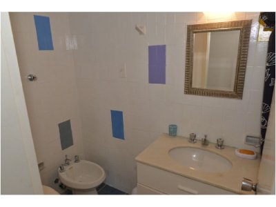 Apartamento ID.2185 - PENINSULA PLANTA DE EXCELENTES DIMENSIONES FRENTE AL MAR 2 GARAGES