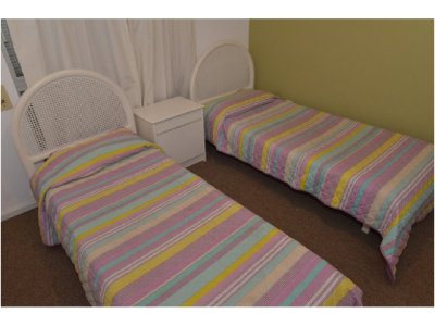 Apartamento ID.2185 - PENINSULA PLANTA DE EXCELENTES DIMENSIONES FRENTE AL MAR 2 GARAGES