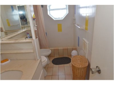 Apartamento ID.2185 - PENINSULA PLANTA DE EXCELENTES DIMENSIONES FRENTE AL MAR 2 GARAGES