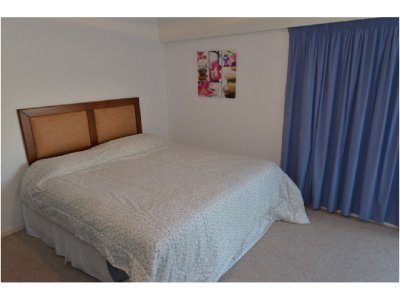 Apartamento ID.2185 - PENINSULA PLANTA DE EXCELENTES DIMENSIONES FRENTE AL MAR 2 GARAGES
