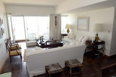 Apartamento ID.2472 - Apartamento en Peninsula, 4 dormitorios  VENTA FRENTE AL MAR