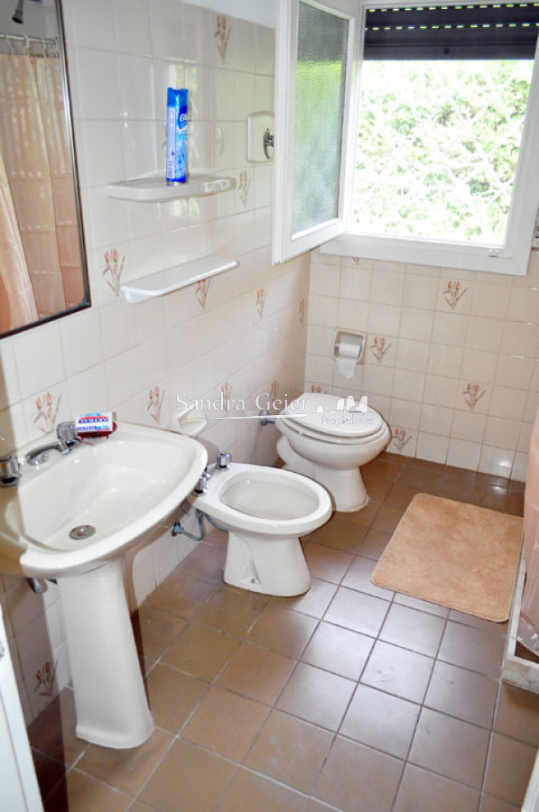 Casa ID.3261 - Casa ubicada en Cantegril con lindo terreno