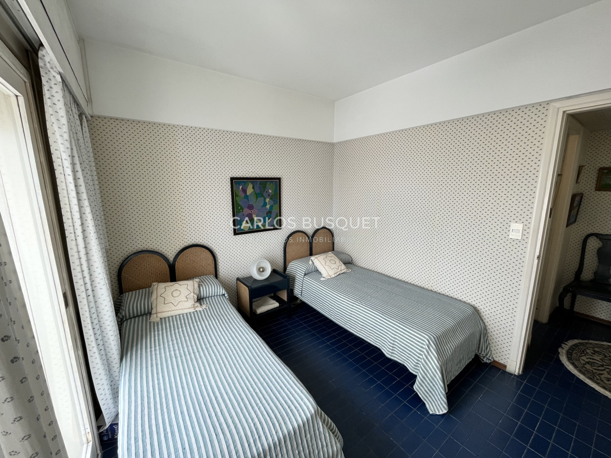 Apartamento ID.498 - Apartamento en venta de 2 dormitorios, 2 baños, en Peninsula 