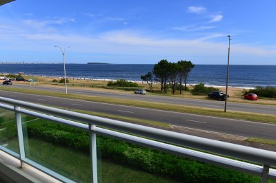 APARTAMENTO NUEVO sobre  el mar con todos los servicios