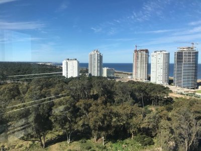 Apartamento en Roosevelt, torre categoría!