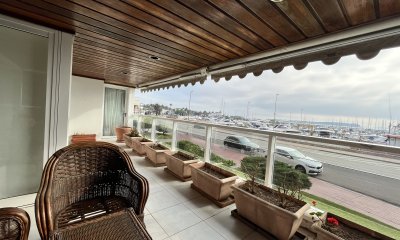 Apartamento en Venta primera linea Puerto 3 dormitorios