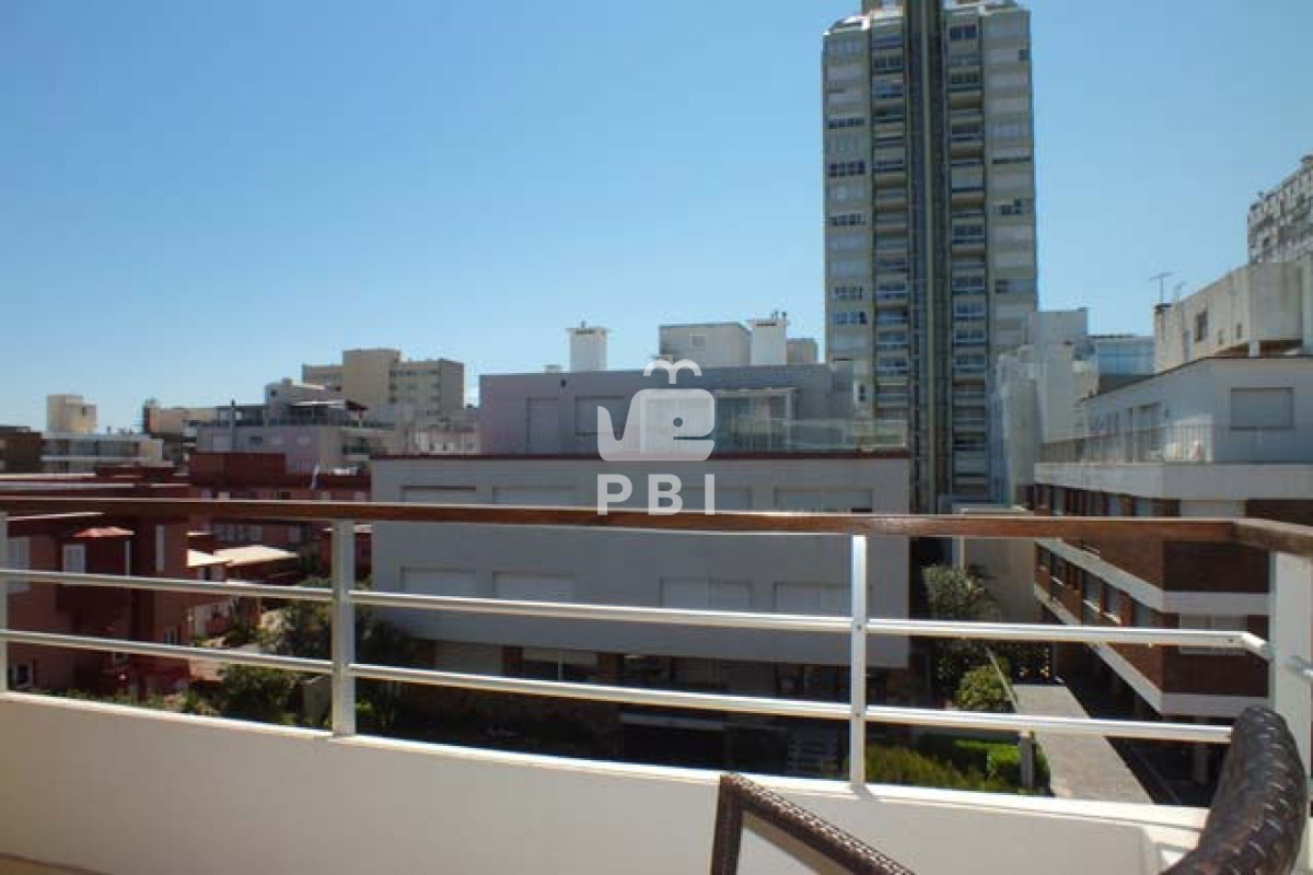 UEhPVVNFIEVOIFBFTklOU1VMQSAyIGRvcm1pdG9yaW9zIC0gUFVFUlRPIEVTQ09ORElETyBDQUxMRSAyNCAtIFJlZiA6IFBCSTE1Njky