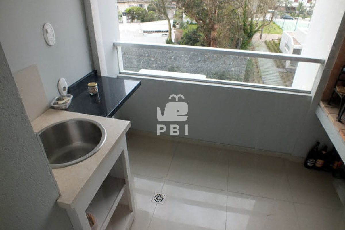 QXBhcnRhbWVudG8gZW4gTWFuc2EsIDIgZG9ybWl0b3Jpb3MgIGNvbiBwYXJyaWxsZXJvIC0gR0FMQSBUT1dFUiAtIFJlZiA6IFBCSTE1Njcy