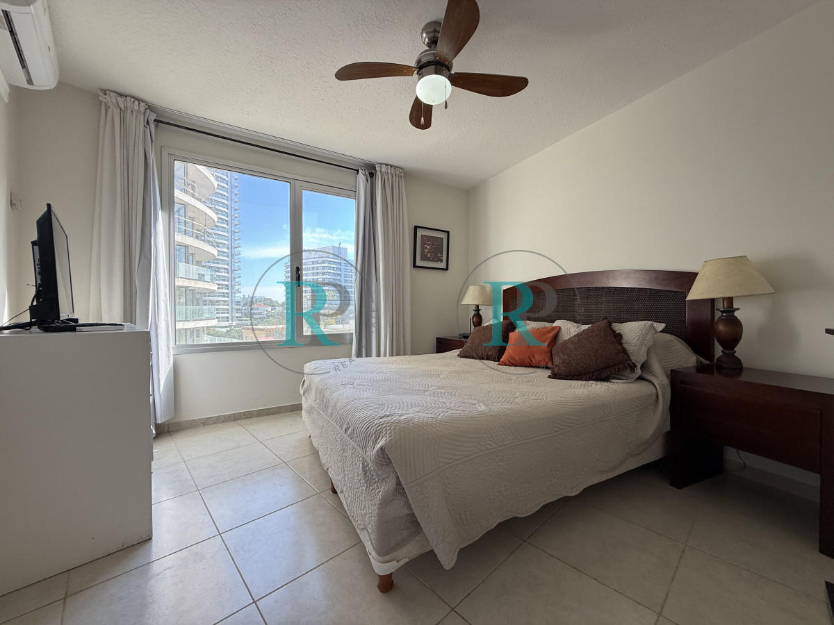 Apartamento ID.1694 - edificio Torre O en playa brava.
