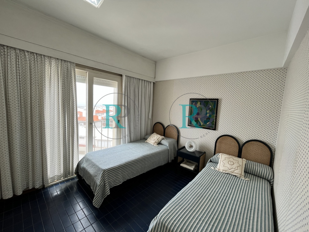 Apartamento ID.1657 - Edificio en la entrada de la peninsula