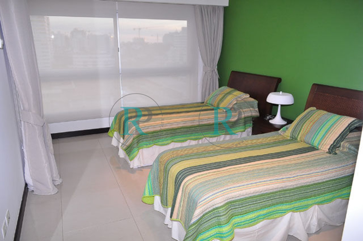 Apartamento ID.2319 - torre lobos , estratégica ubicación en primera fila