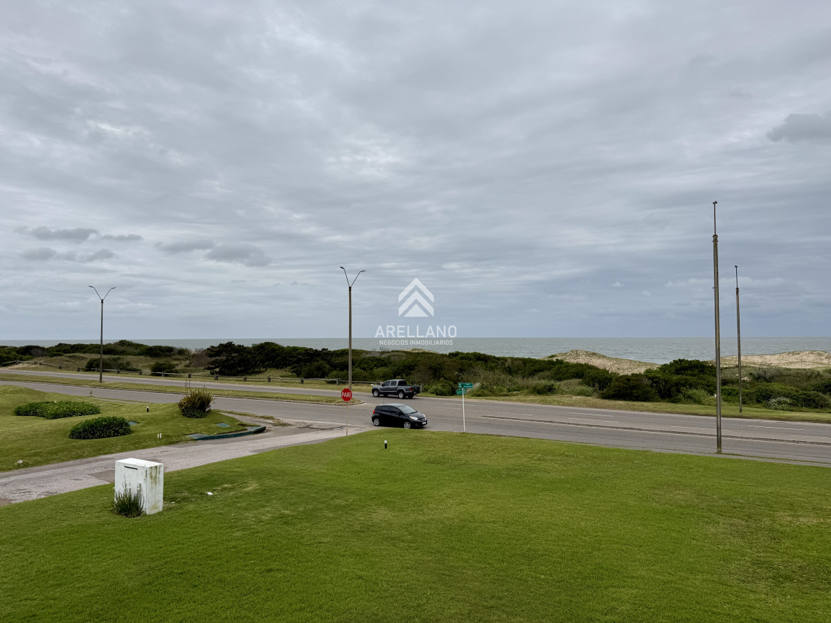 Apartamento ID.5631 - Venta apartamento 3 dormitorios  Brava 