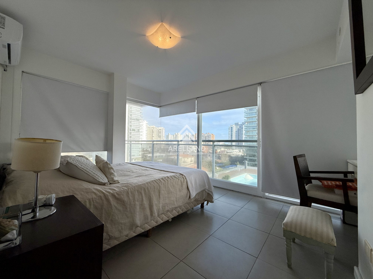 Apartamento ID.5176 - Apartamento en venta – Torre Manhattan, Punta del Este