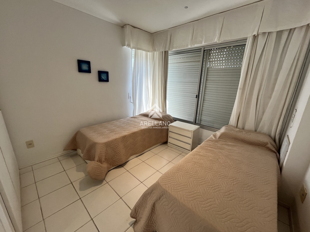 Apartamento ID.4084 - Venta apartamento 2 dormitorios y dependencia Playa Brava 