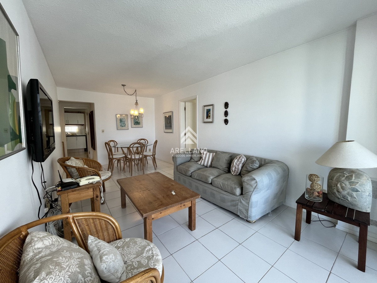 Apartamento ID.4084 - Venta apartamento 2 dormitorios y dependencia Playa Brava 