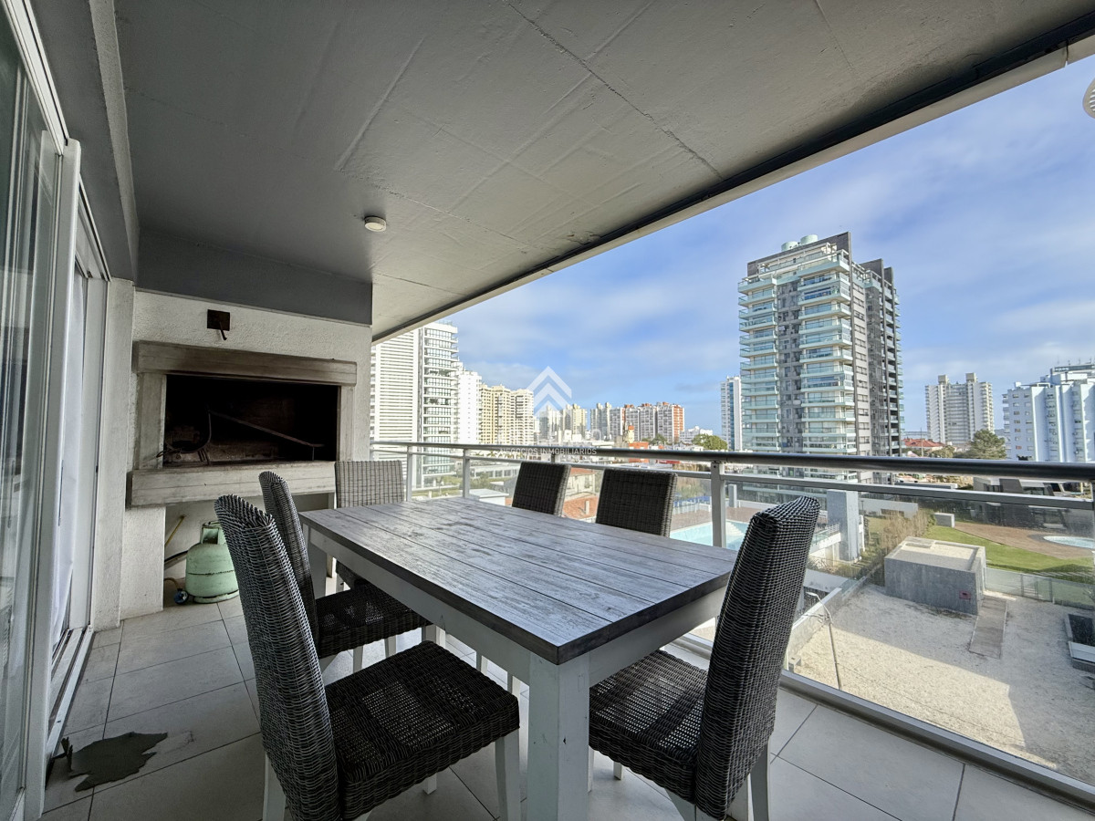 Apartamento ID.5176 - Apartamento en venta – Torre Manhattan, Punta del Este