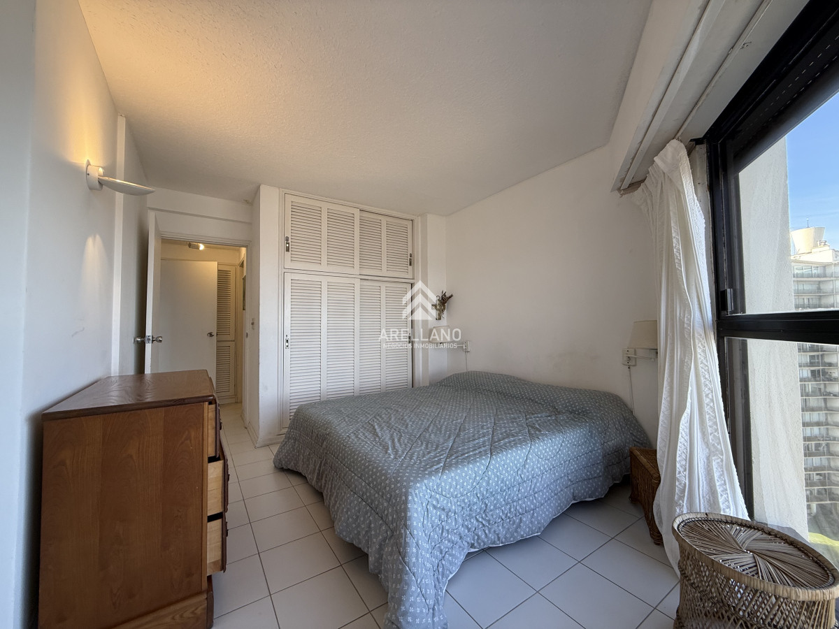 Apartamento ID.4960 - 2 dormitorios y servicio vista al mar APARTAMENTO EN LA BRAVA