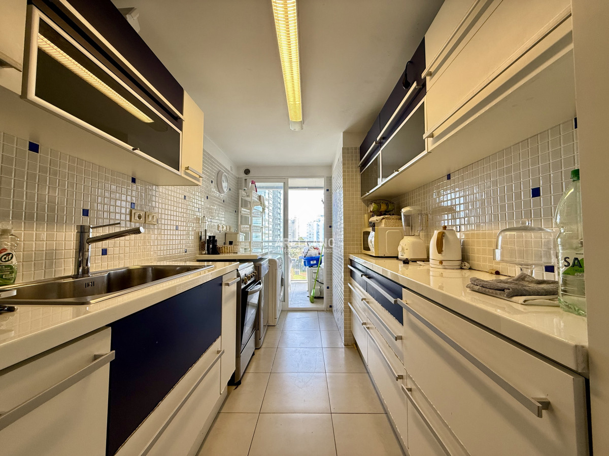 Apartamento ID.5176 - Apartamento en venta – Torre Manhattan, Punta del Este