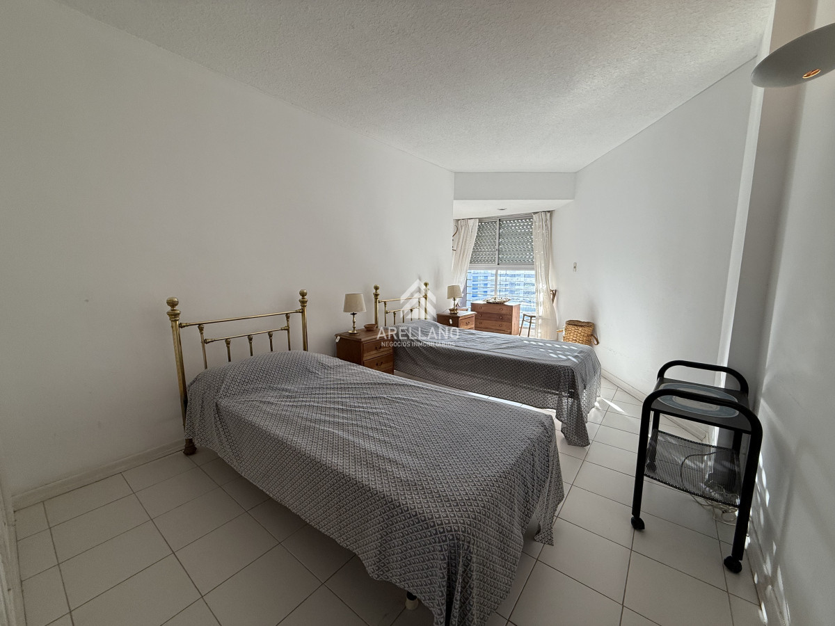 Apartamento ID.4960 - 2 dormitorios y servicio vista al mar APARTAMENTO EN LA BRAVA