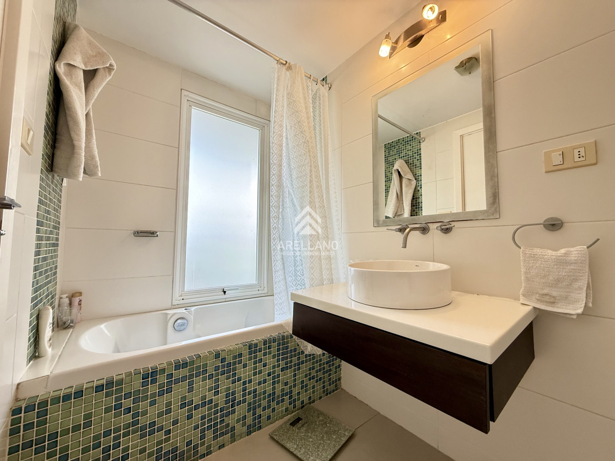 Apartamento ID.5176 - Apartamento en venta – Torre Manhattan, Punta del Este