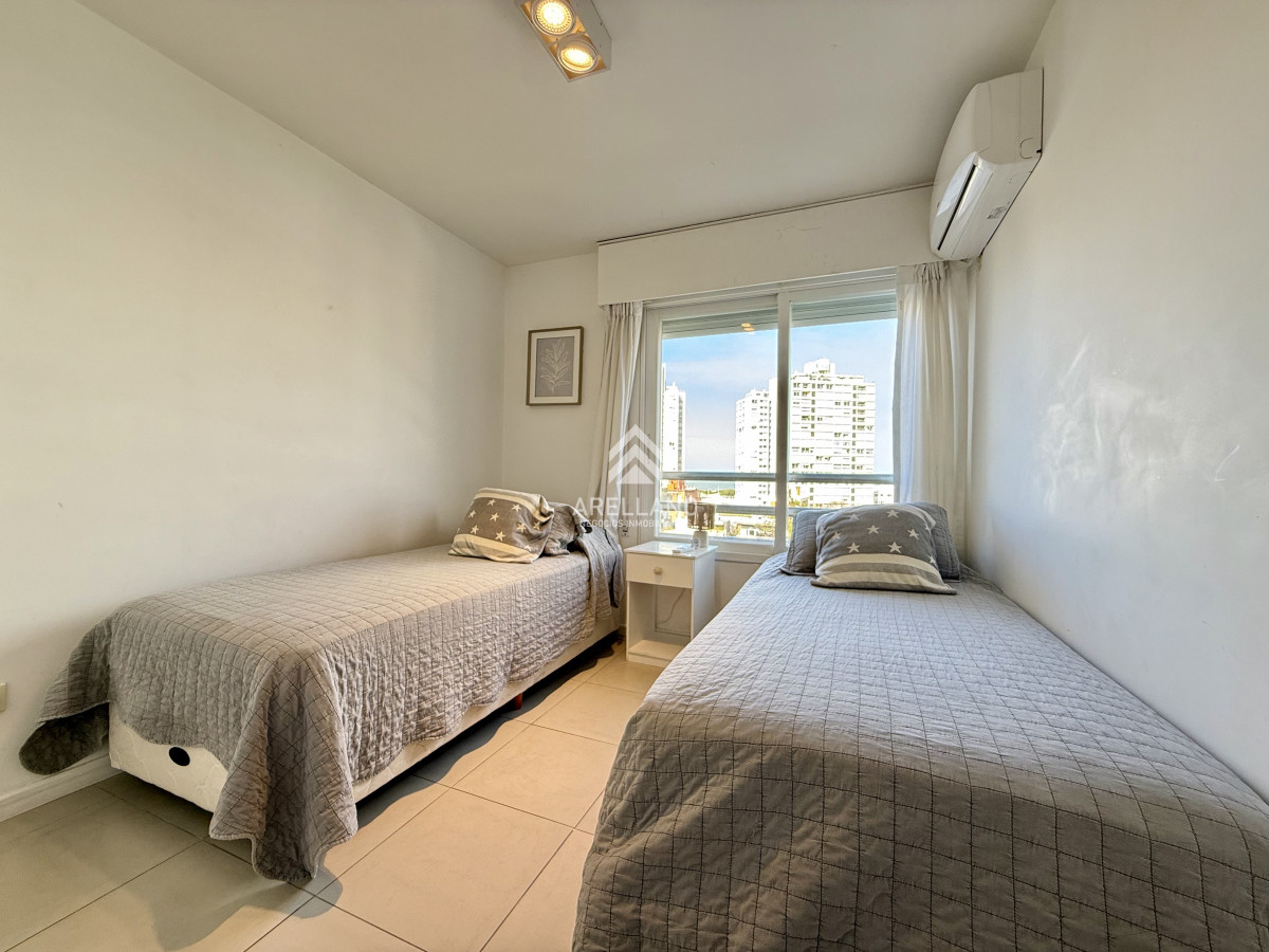 Apartamento ID.5176 - Apartamento en venta – Torre Manhattan, Punta del Este