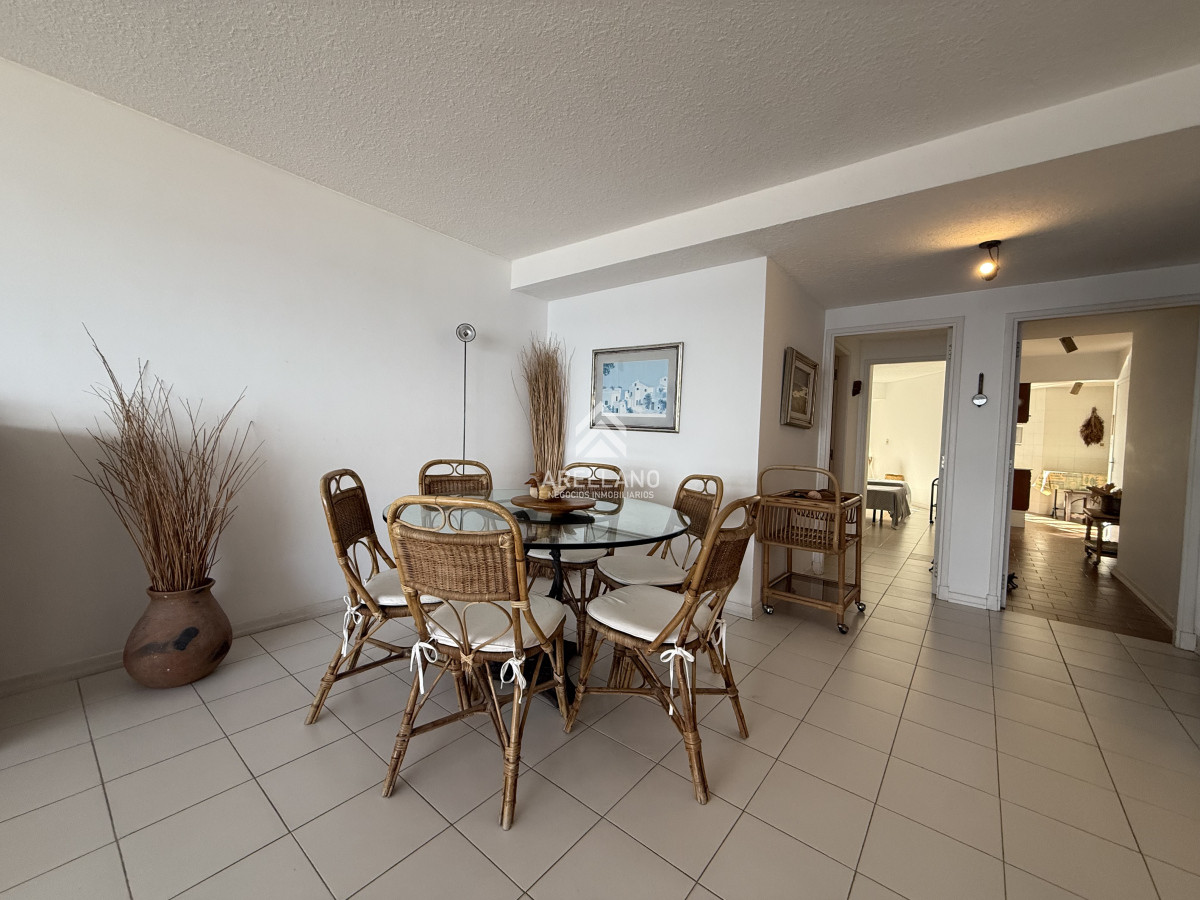 Apartamento ID.4960 - 2 dormitorios y servicio vista al mar APARTAMENTO EN LA BRAVA