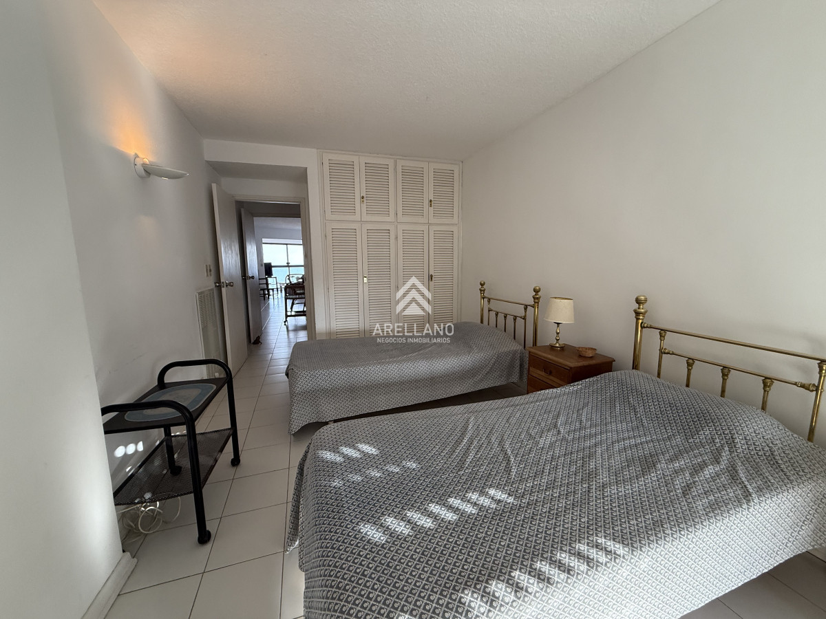 Apartamento ID.4960 - 2 dormitorios y servicio vista al mar APARTAMENTO EN LA BRAVA