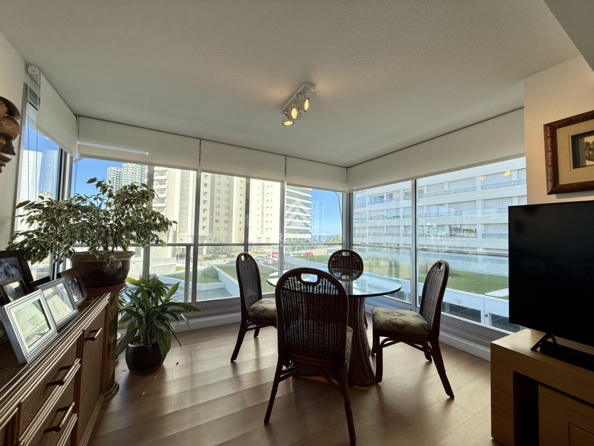 Apartamento ID.6284 - Venta apartamento 3 dormitorios y dependencia de servicio 