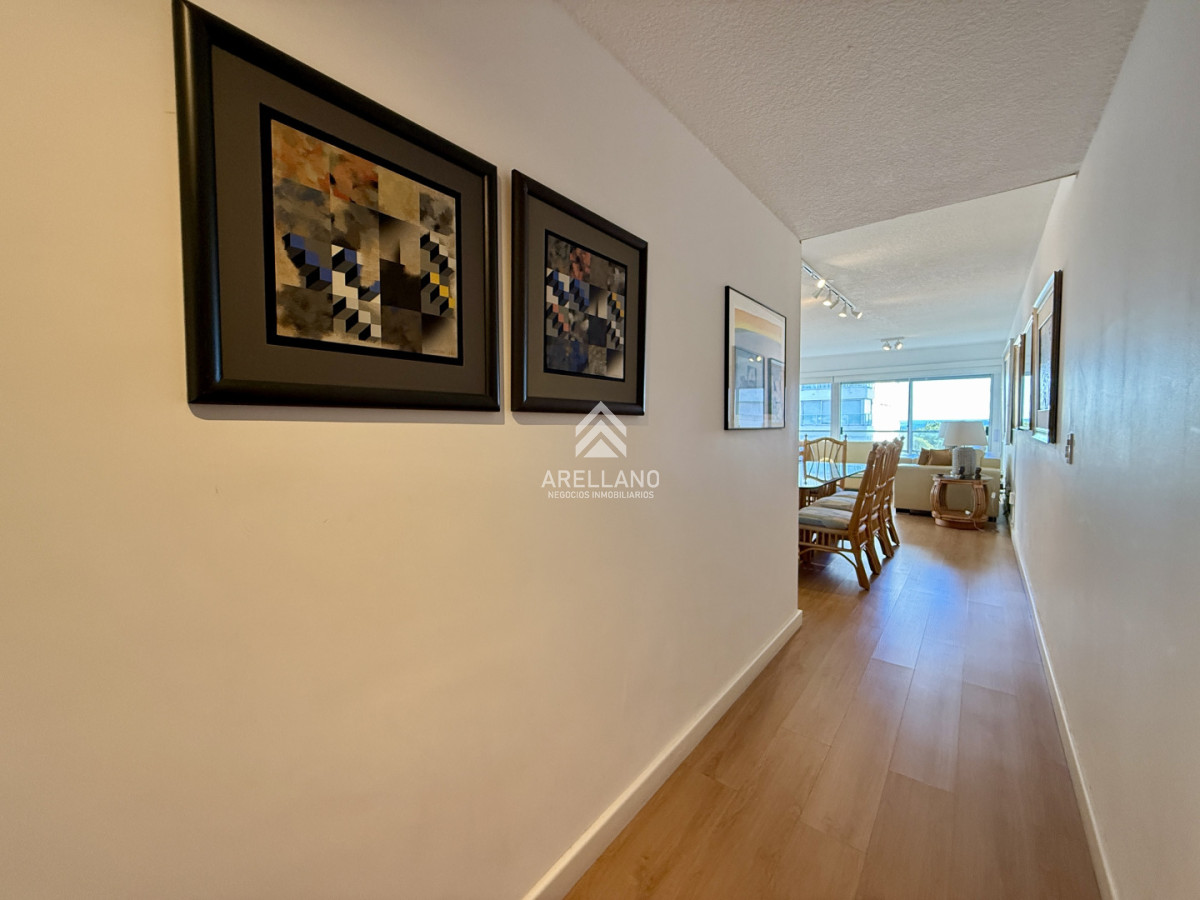 Apartamento ID.6284 - Venta apartamento 3 dormitorios y dependencia de servicio 