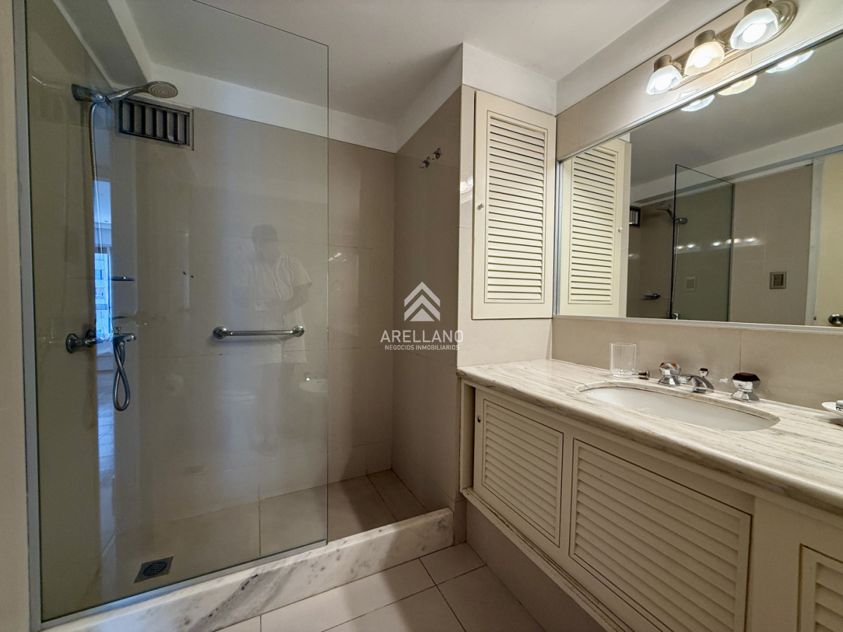 Apartamento ID.6107 - Venta apartamento Torre El Torreón  Punta del Este