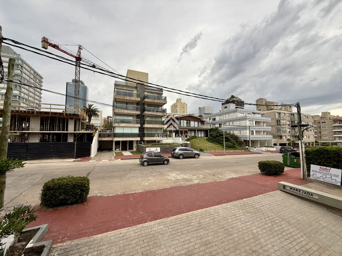 Apartamento ID.5593 - Venta apartamento 3 dormitorios vista total al mar