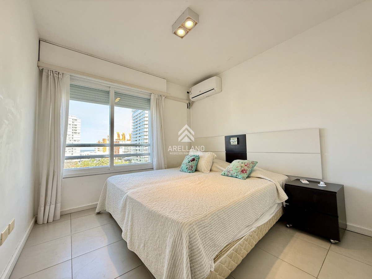 Apartamento ID.5176 - Apartamento en venta – Torre Manhattan, Punta del Este