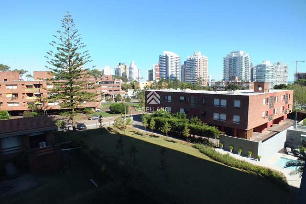 Apartamento ID.4504 - Venta apartamento 3 dormitorios 