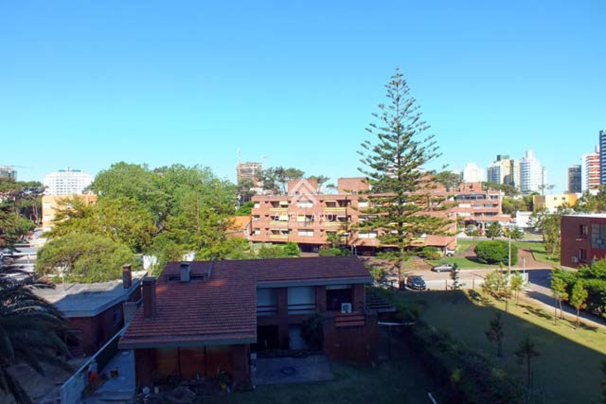 Apartamento ID.4504 - Venta apartamento 3 dormitorios 