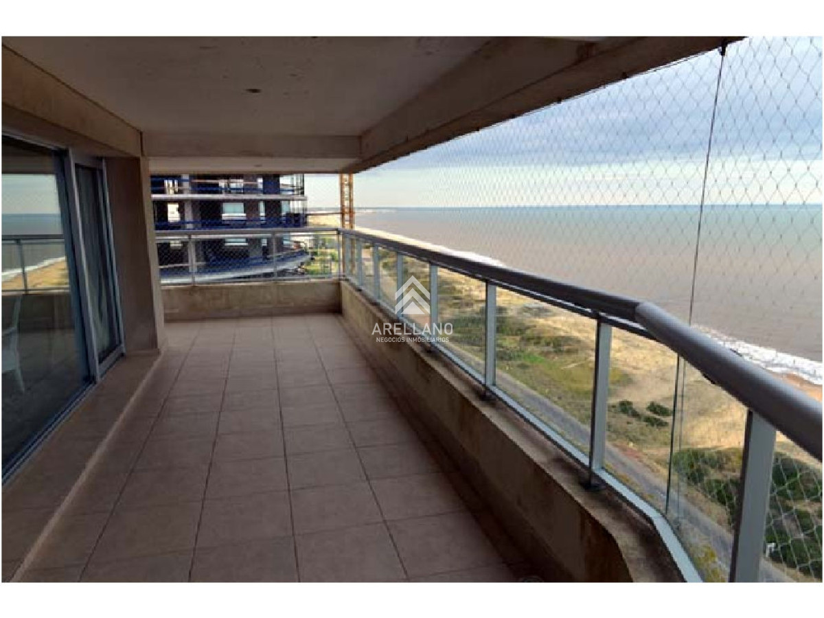 Apartamento ID.3856 - Venta apartamento 3 dormitorios y dependencia Playa Brava 