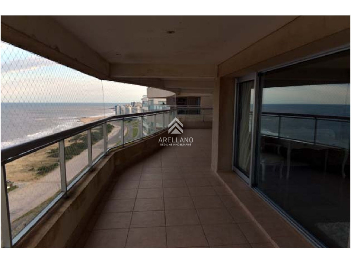 Apartamento ID.3856 - Venta apartamento 3 dormitorios y dependencia Playa Brava 