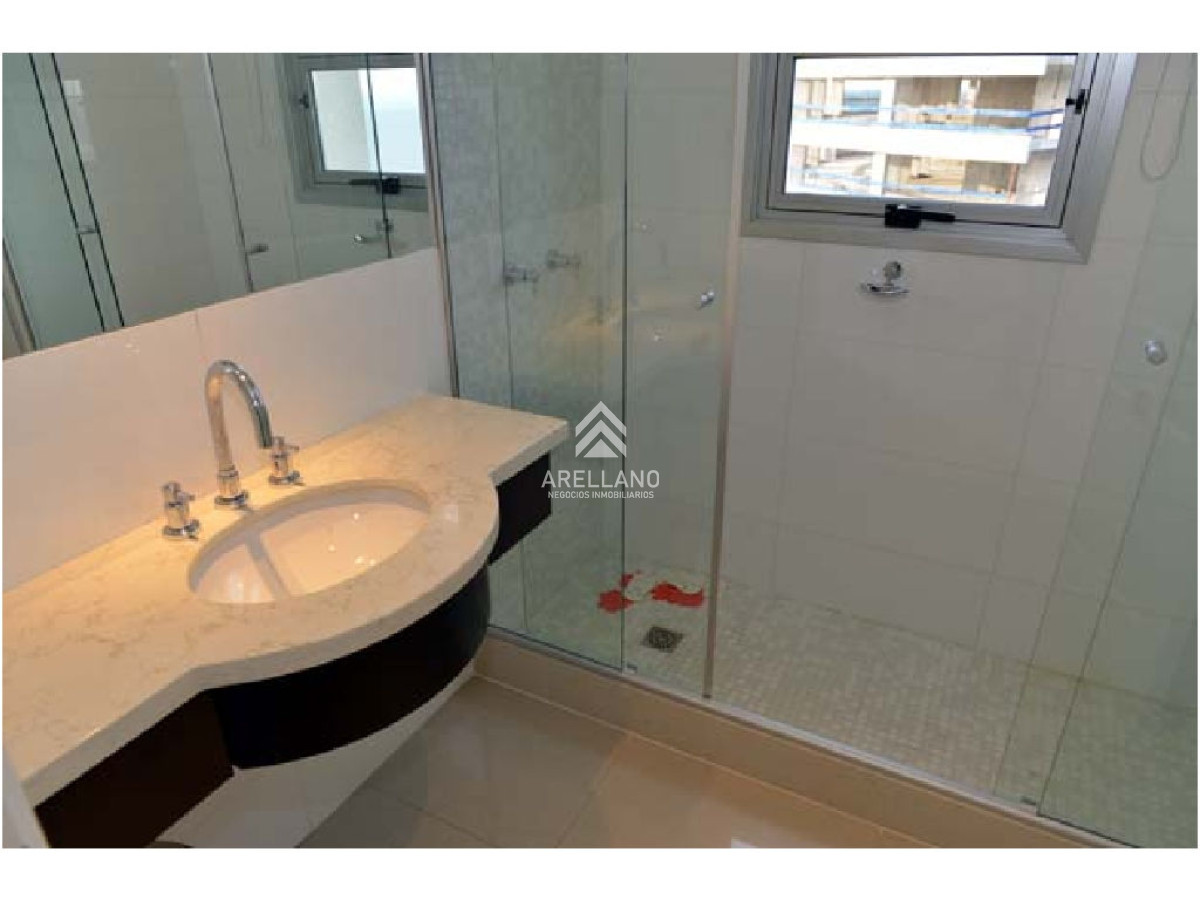Apartamento ID.3856 - Venta apartamento 3 dormitorios y dependencia Playa Brava 